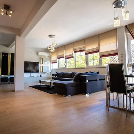 A Stylish Apartment In The Center Of Kastoria Luaran gambar