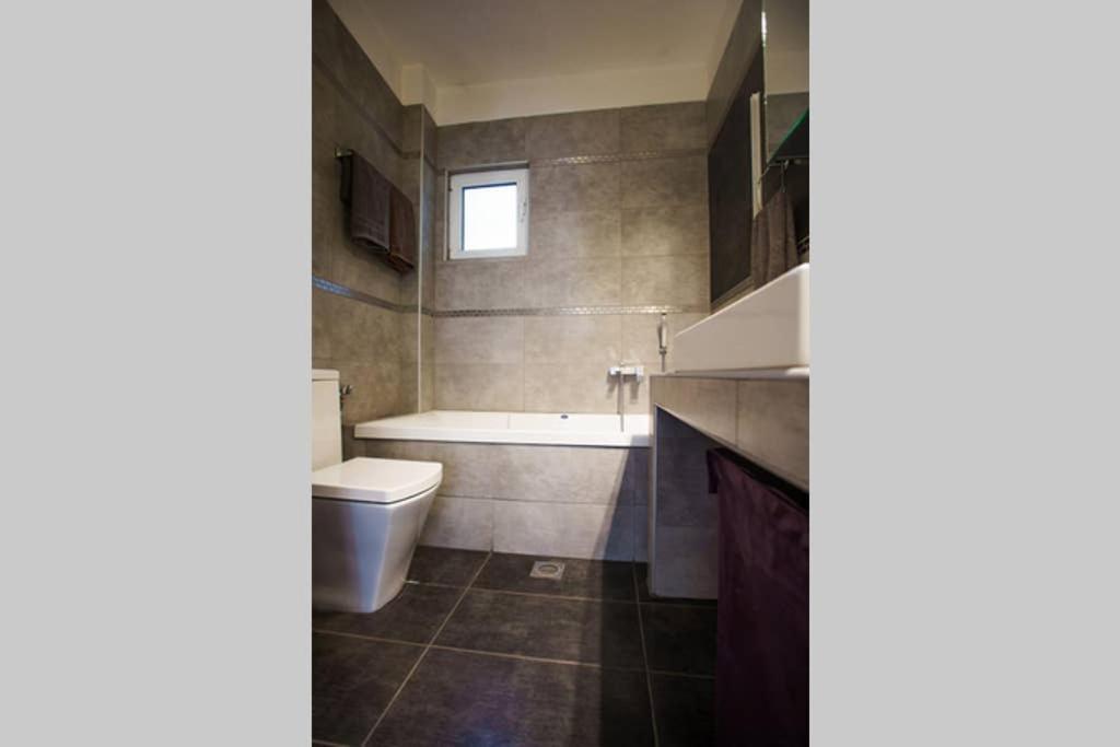 A Stylish Apartment In The Center Of Kastoria Luaran gambar